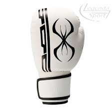 Sting Armaplus bokszkesztyű fehér-fekete 14oz Sting Armaplus bokszkesztyű fehér-fekete 14oz